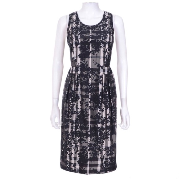 ✨SALE✨Burberry | Charcoal Beat Floral Check Dress